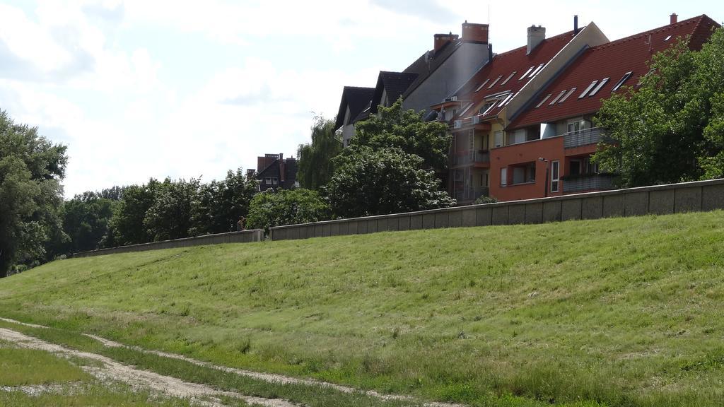 Sweet Home Apartment Gyor Exterior photo